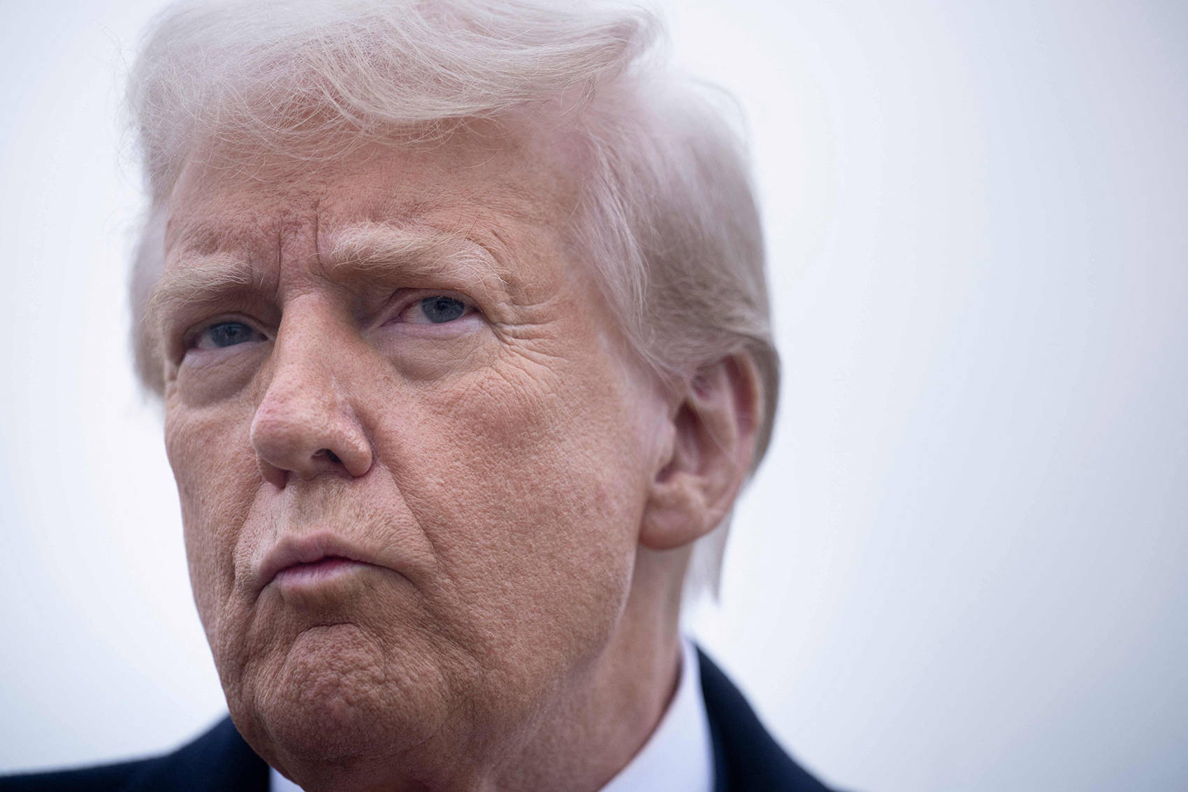 事关降息，特朗普最新发声！重磅数据公布，美股拉升，中概股飘红！美元指数跳水，黄金、原油大涨