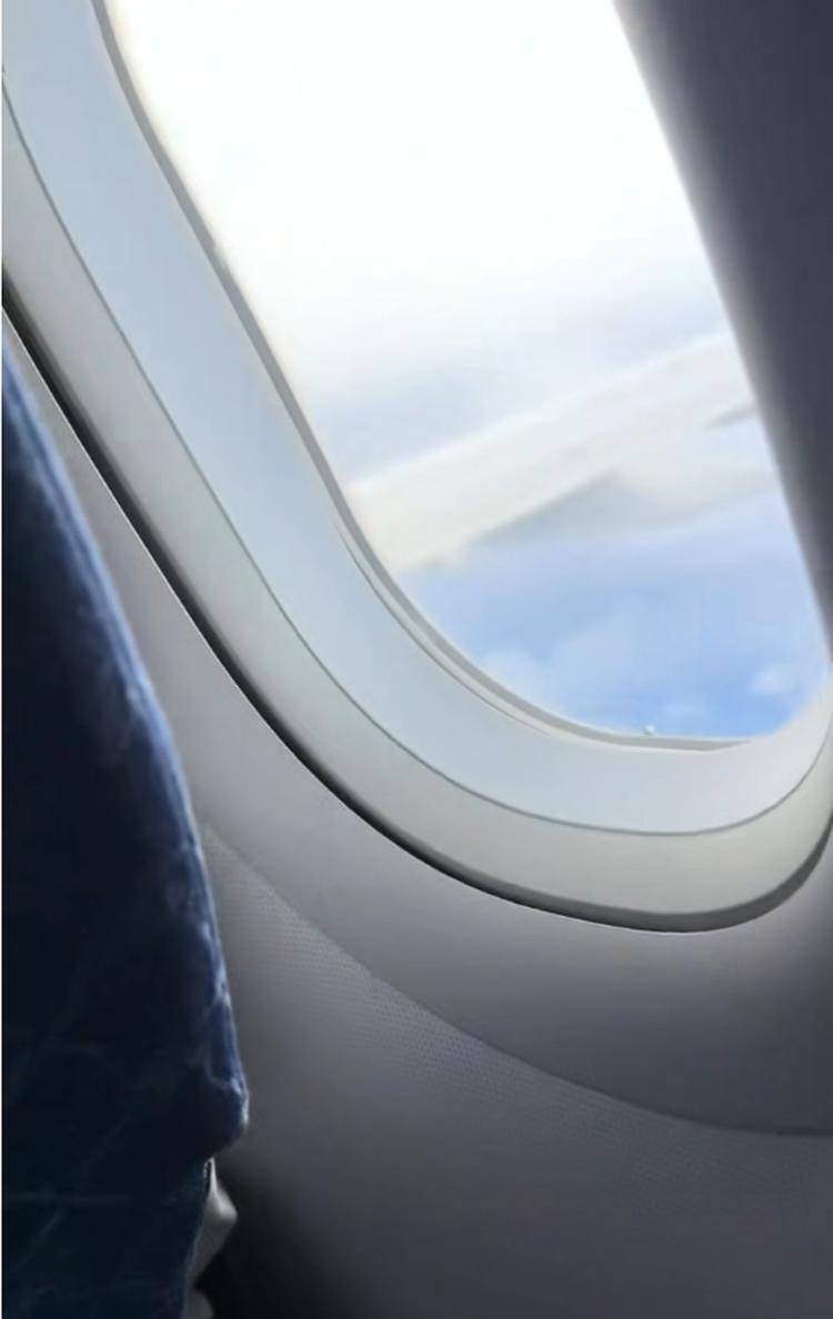 机场回应女乘客自拍炫耀“第N次”带打火机登机:会尽快转相关单位核实