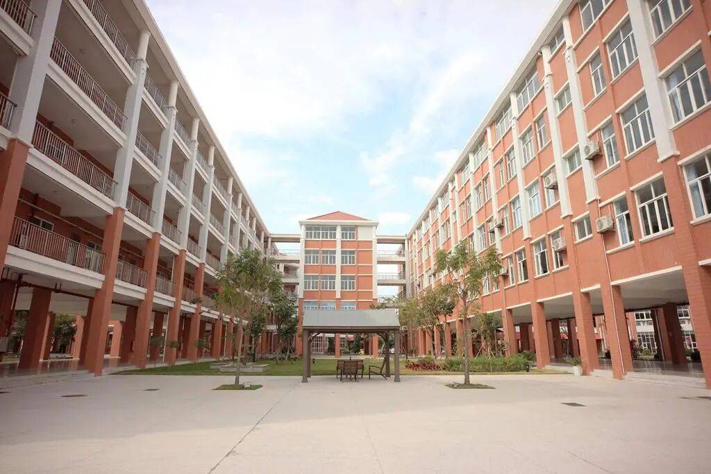 “一人收200元班费,全班近一万元要用到什么时候”?家长质疑!官方回应