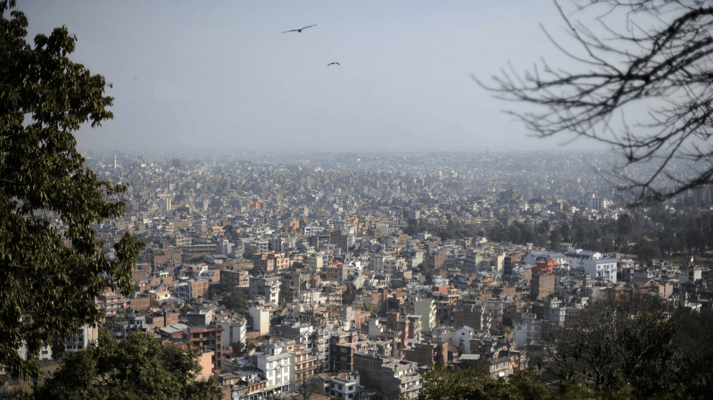 亲华派辞职后,尼泊尔首位女总理上台,中方回应了10字