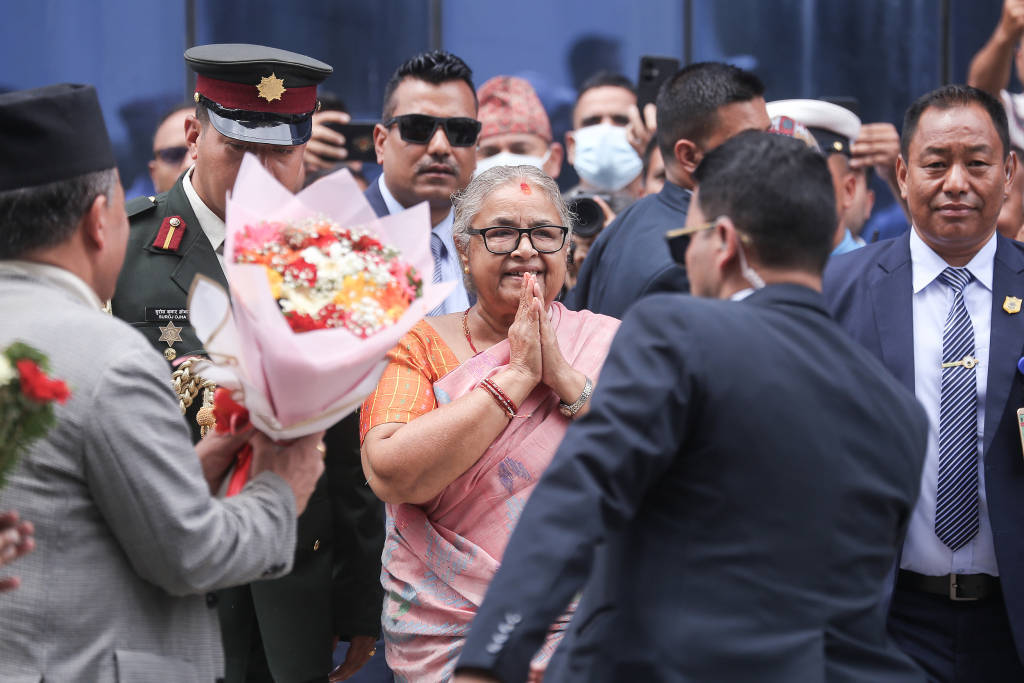 尼泊尔临时政府总理首次公开表态:执政不会超过半年,将顺应民意 尼泊尔临时政府总理首次公开表态:执政不会超过半年,将顺应民意