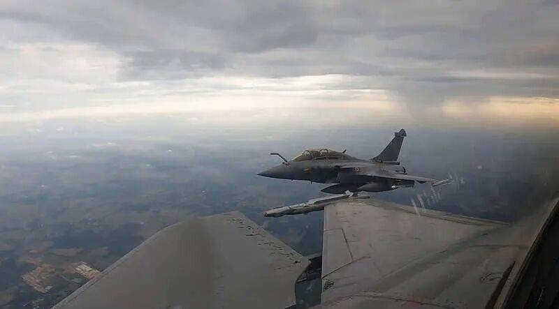 无人机“罗生门”事件持续发酵 滕建群：使地区局势复杂化