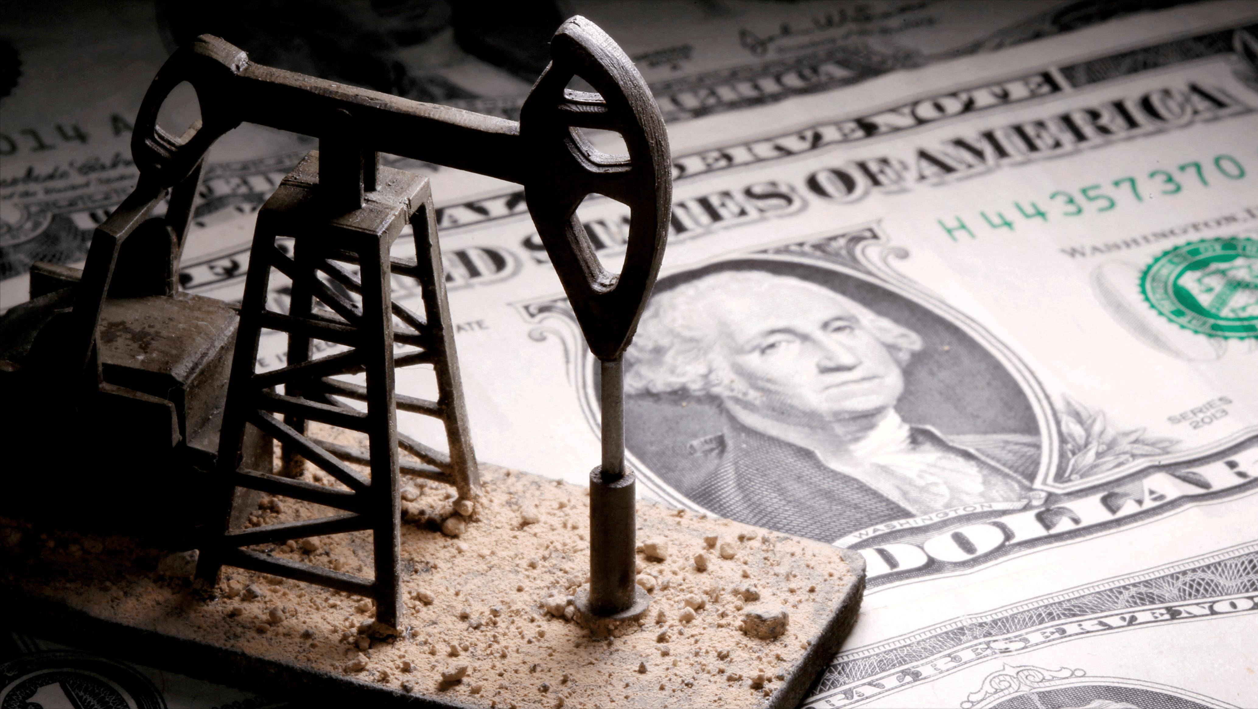 中国高价进口大量原油,却低价出口成品油,为何要赔本赚吆喝?