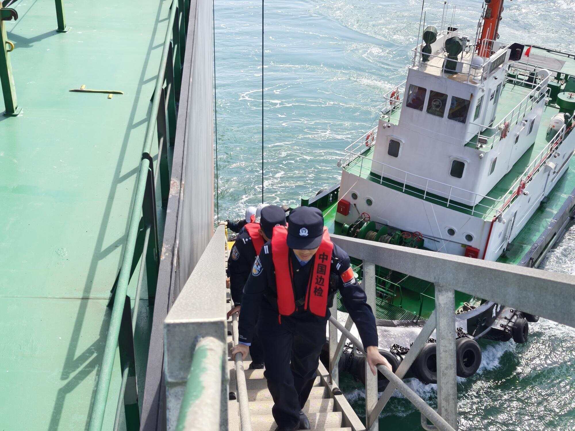 历史新高!茂名边检站助原油进口突破1200万吨