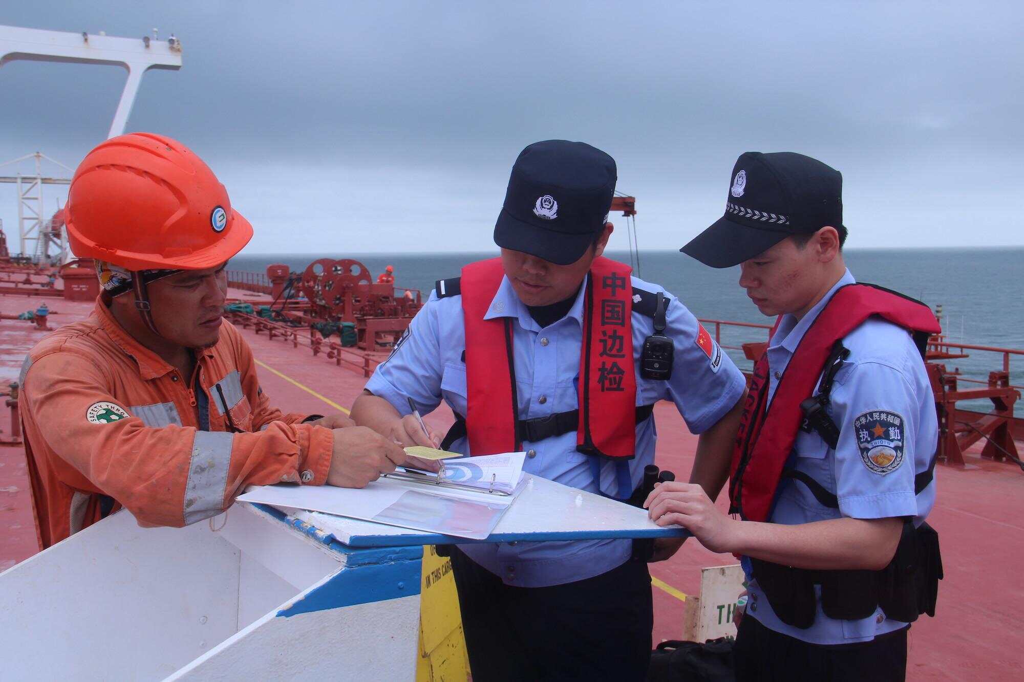 历史新高!茂名边检站助原油进口突破1200万吨